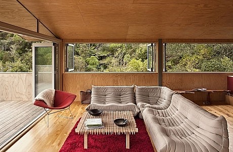 Palm Beach House by Vaughn McQuarrie