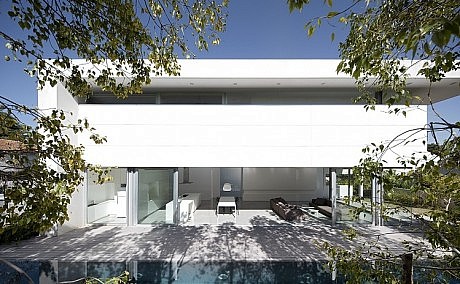 Afeka House by Pitsou Kedem Architects