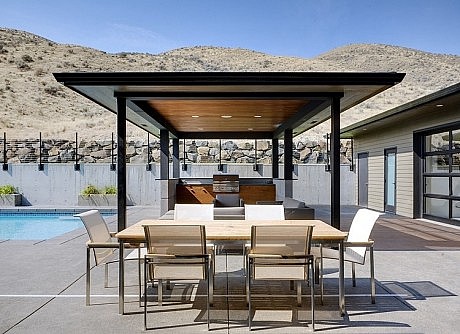 Badger Mountain House by First Lamp Architecture