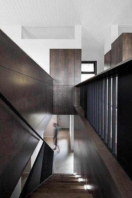 La Sentinelle by Naturehumaine