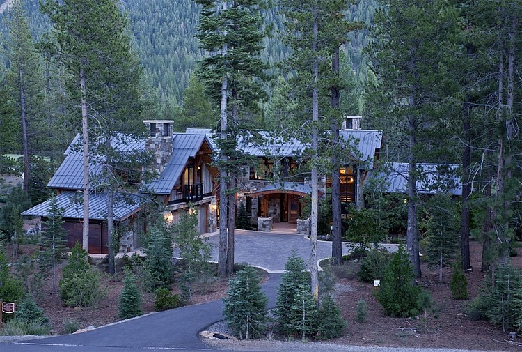 North Lake Tahoe Residence by Kelly & Stone Architects