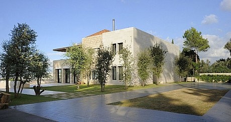 Villa Yarze by Raëd Abillama Architects