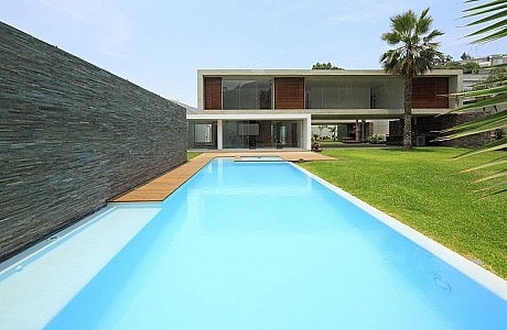 La Planicie House II by Oscar Gonzalez Moix