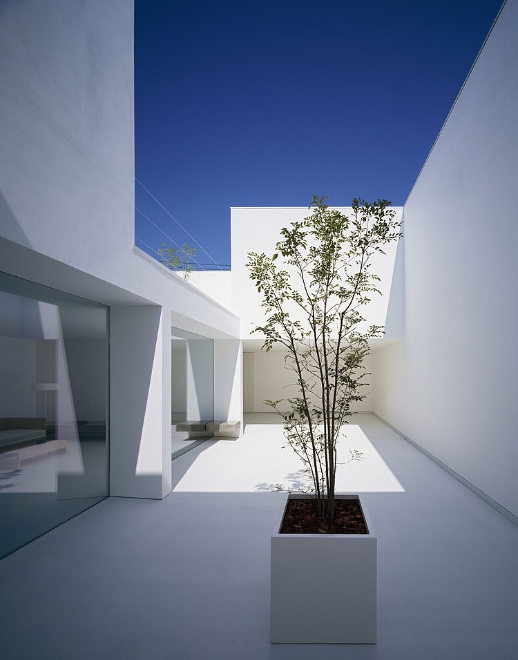 White Cave House by Takuro Yamamoto Architects