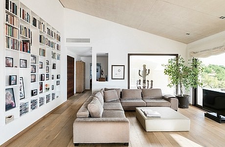 Modern Family Residence by Marga Rotger
