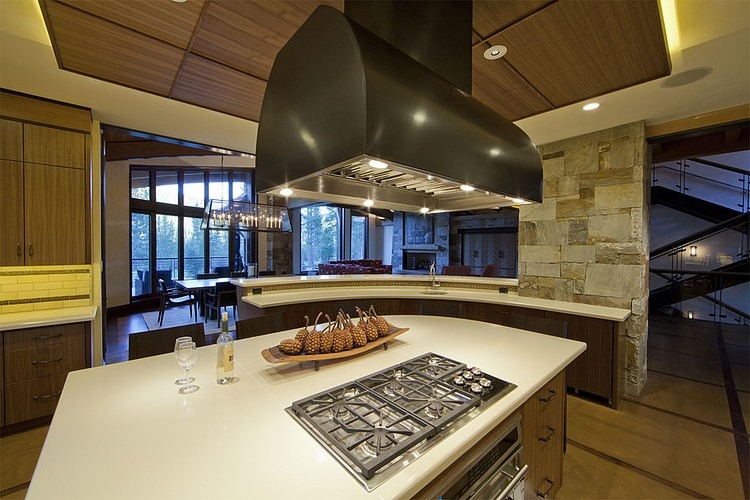 North Lake Tahoe Residence by Kelly & Stone Architects