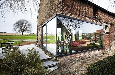 Farmhouse Lennik by Studio Farris