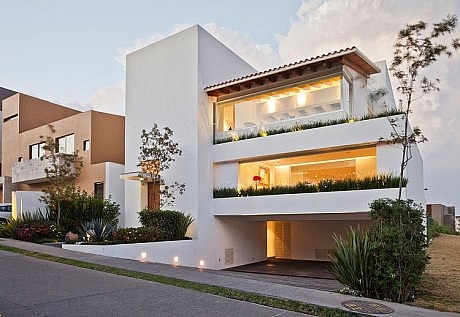 Encinos II by Almazán y Arquitectos Asociados