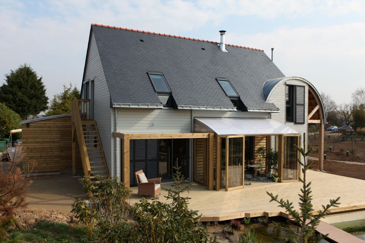 An organic, bioclimatic house in Brittany