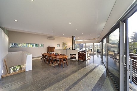 Rest House by Tim Spicer and Col Bandy Architects