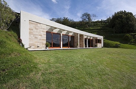 Casa Mirador by AR+C