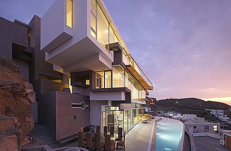 Veronica Beach Residence by Longhi Architects