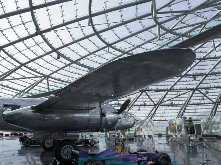 Matteograssi Gives you Wings – Red Bull Hangar 7