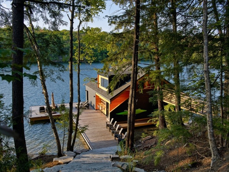 Lake Joseph Boathouse by Altius Architecture