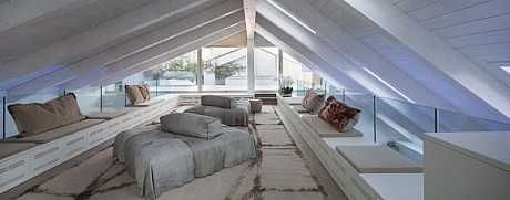 The Number 6 by Building - 22