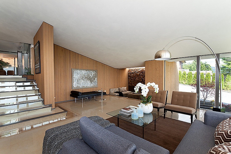 Mid Century Modern Home by Ron Thom