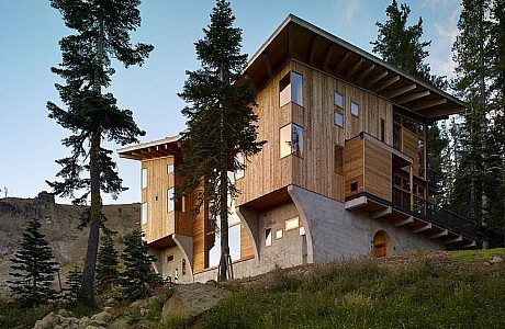Crow’s Nest Residence by Mt. Lincoln Construction
