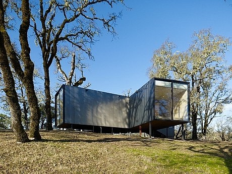 Moose Road Residence by Mork Ulnes Architects