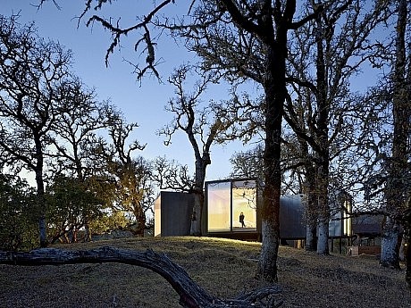Moose Road Residence by Mork Ulnes Architects