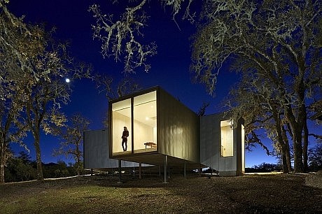 Moose Road Residence by Mork Ulnes Architects