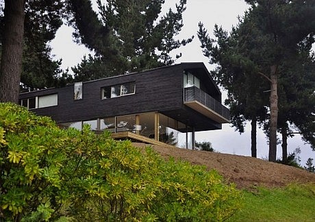 Casa Cantagua by Raimundo Anguita