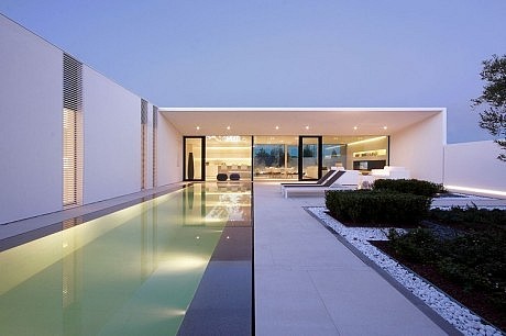 Jesolo Lido Pool Villa by JM Architecture