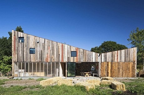 Meier Road Barn by Mork Ulnes Architects