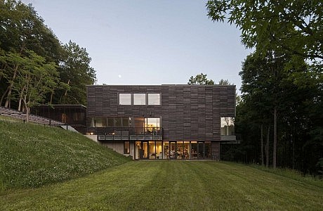 Red Rock House by Anmahian Winton Architects