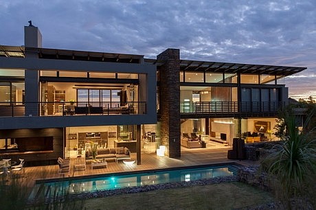 House Duk by Nico van der Meulen Architects