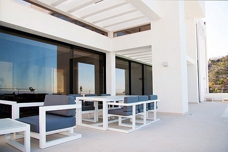 La Perla del Mediterráneo by Carlos Gilardi