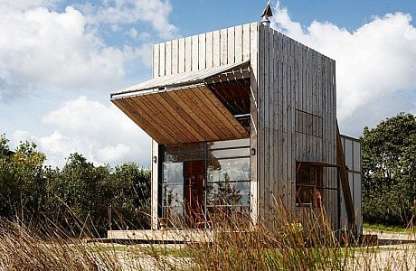 Beach Hut by Crosson Clarke Carnachan Architects