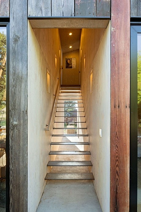 Meier Road Barn by Mork Ulnes Architects