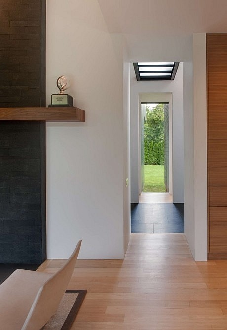 Riggins House by Robert M. Gurney