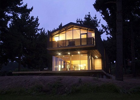 Casa Cantagua by Raimundo Anguita