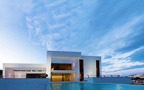 La Perla del Mediterráneo by Carlos Gilardi