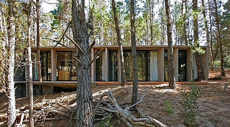 Concrete House by Besonias Almeida