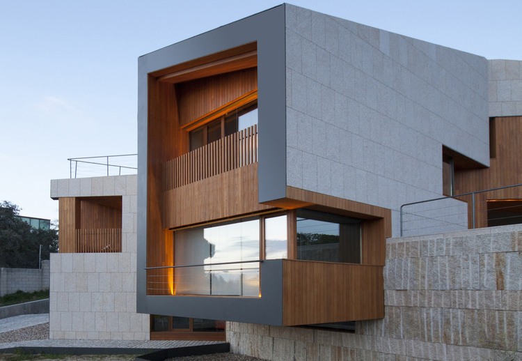 Monteprincipe House by Camacho Macia Architects