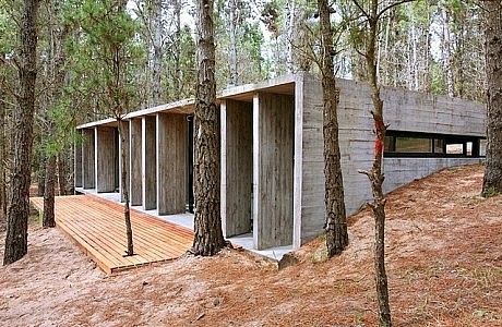 Concrete House by Besonias Almeida