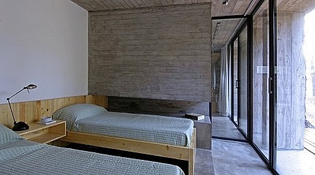 Concrete House by Besonias Almeida