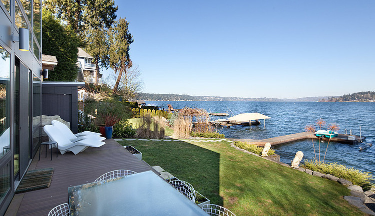 Waterfront Residence in Seattle