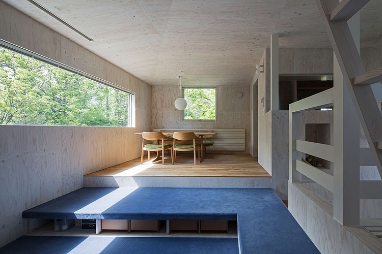 Floor & Floor House by Akasaka Shinichiro Atelier