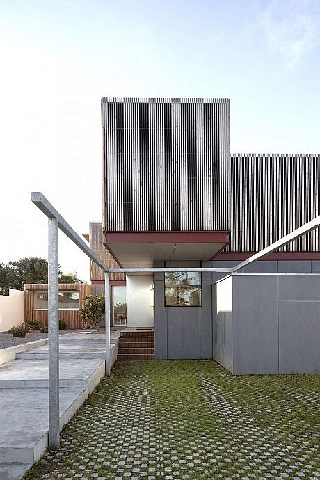 House R by Gardera-D