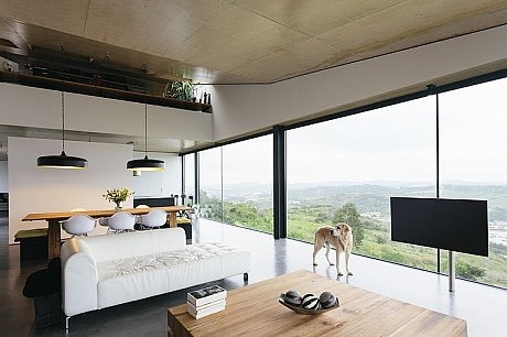 Casa Varatojo by Atelier Data