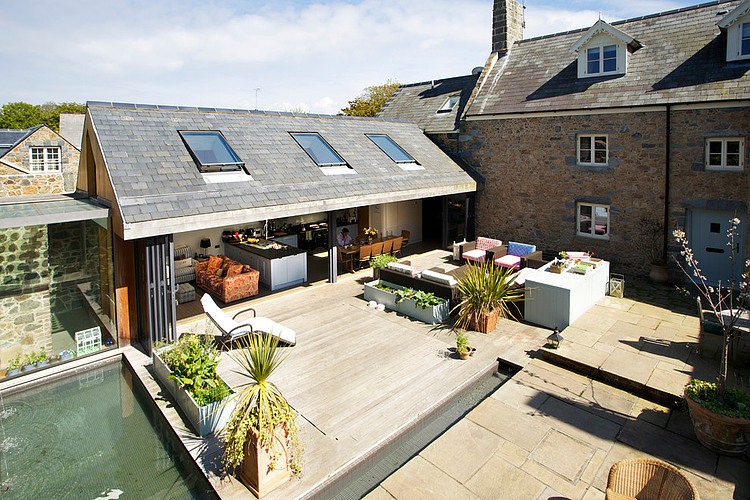 Maison Frie au Four by CCD Architects