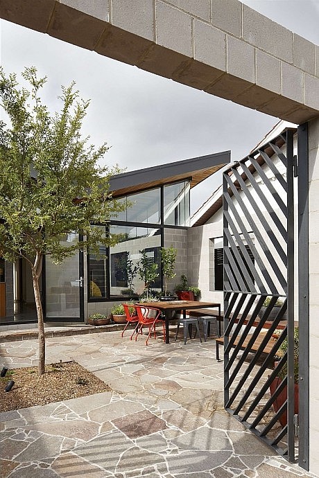 Fairfield Hacienda by MRTN Architects