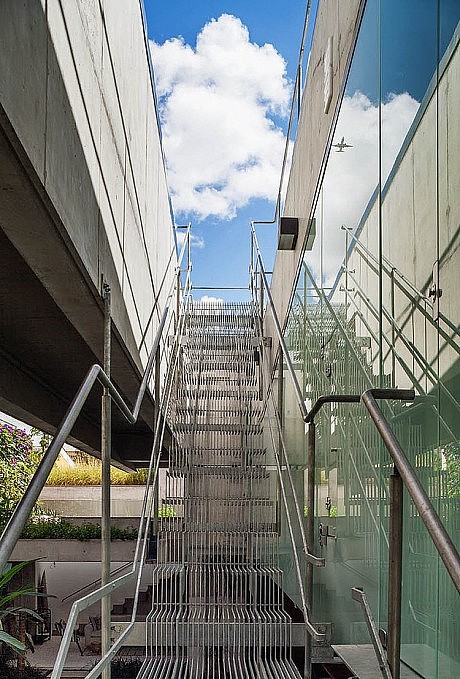 Weekend House by SPBR