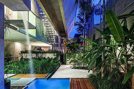 Weekend House by SPBR