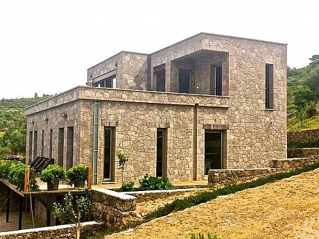 UC House by Studio Embark Inc. - 3