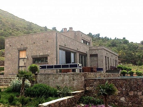 UC House by Studio Embark Inc. - 4