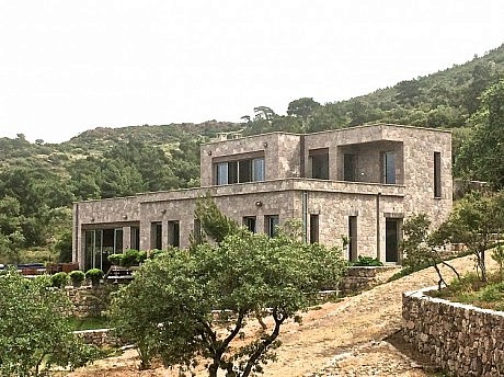 UC House by Studio Embark Inc. - 2